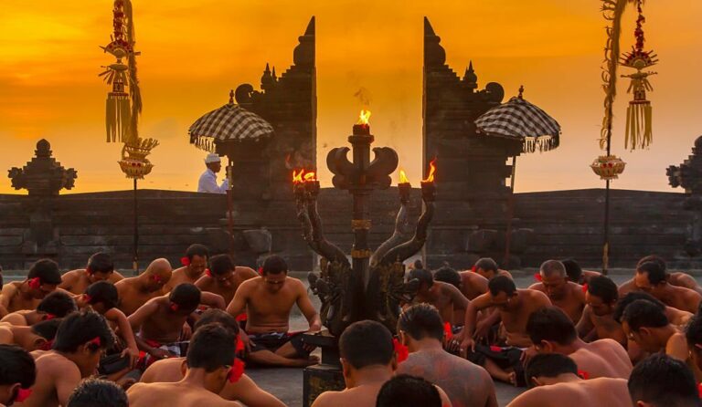 Tari Kecak : Tarian Tradisional Bali Yang Mendunia - Loker Bali Info Blog